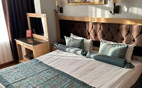 Blue Tuana Hotel Old City